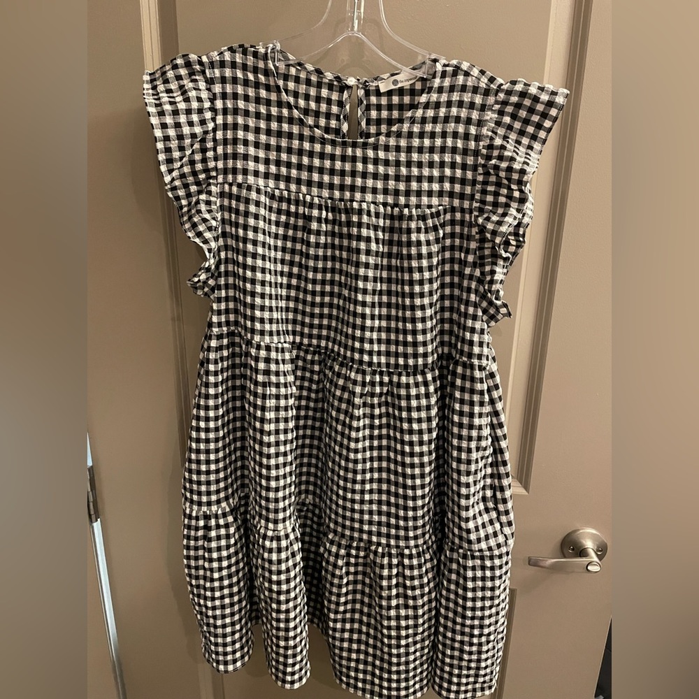 Black and white flutter sleeve gingham shift dress